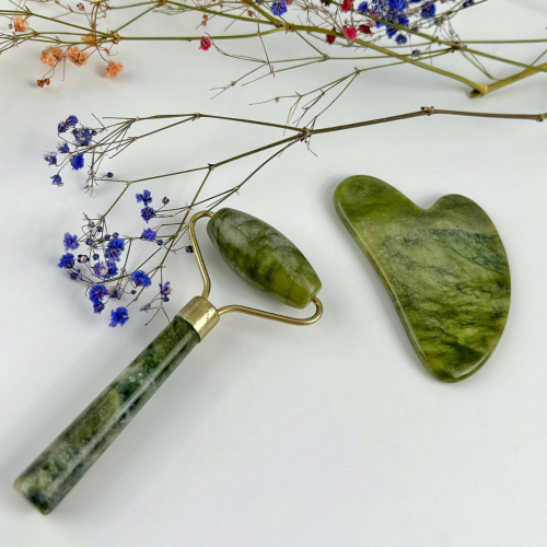 Нефритовий масажер ролер для обличчя