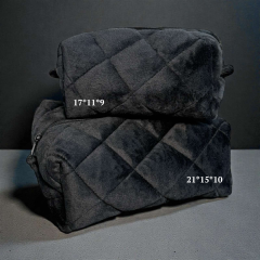 Косметичка плюшева 21*15*10 чорна