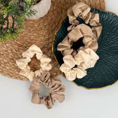 Резинка для волосся об'ємна атласна 8см, бежева